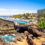 Playas negras, plazas vivas y est&eacute;tica colonial: el destino espa&ntilde;ol que no parece Espa&ntilde;a