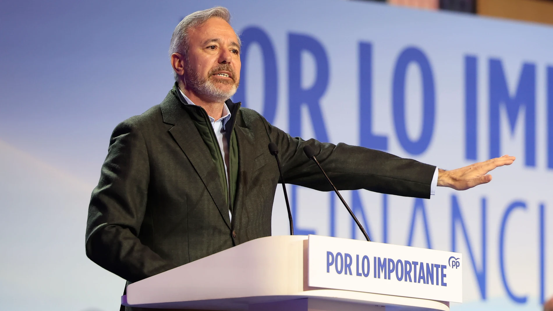 ZARAGOZA, 18/01/2026.- El presidente de Aragón, Jorge Azcón, interviene en el acto de presentación de la 'Declaración de Zaragoza', sobre financiación autonómica y organizado por el Partido Popular,este domingo en Zaragoza. EFE/ Javier Cebollada