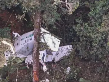 Indonesia.- Las autoridades de Indonesia encuentran los restos del avión desaparecido con once personas a bordo Indonesia.- Las autoridades de Indonesia encuentran los restos del avión desaparecido con once personas a bordo