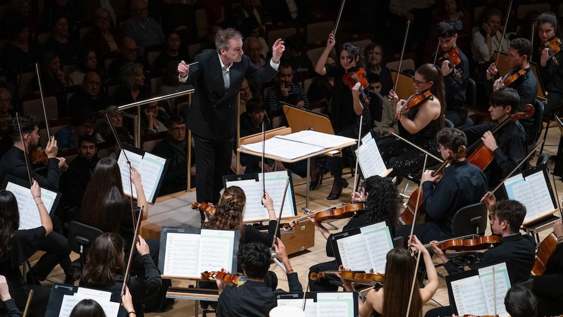 Nott lleva la batuta en el Auditorio Nacional