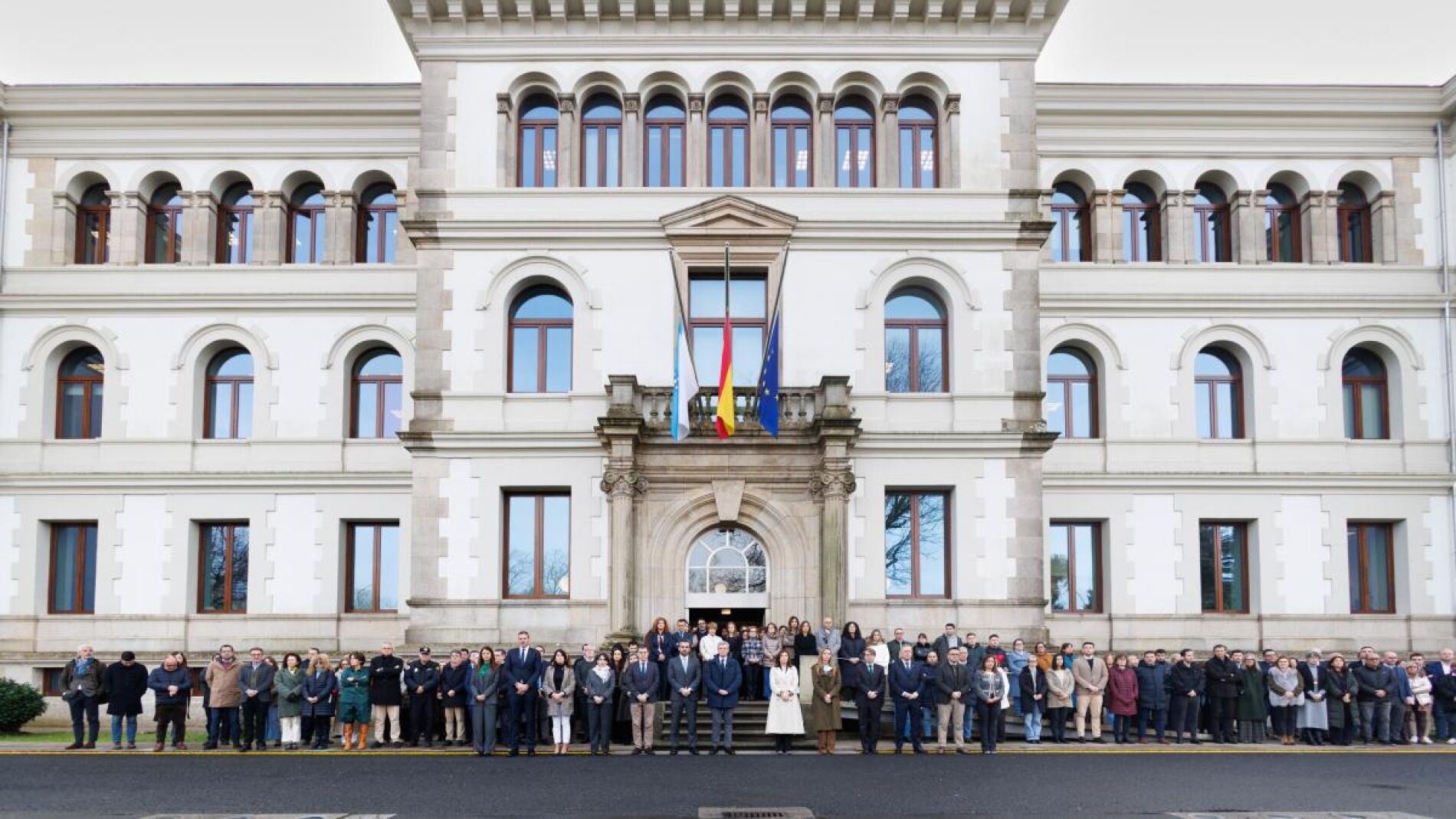 Rueda presidió esta mañana el minuto de silencio por las víctimas.