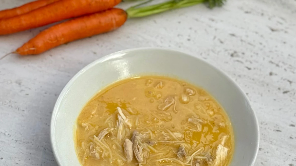 Sopa de pollo y verduras