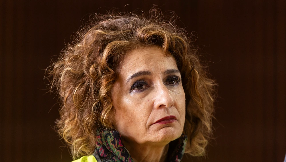 Montero insiste en que el Gobierno arropará a las víctimas en la misa funeral