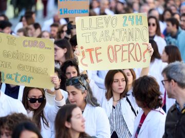 MADRID.-Sindicatos m&eacute;dicos convocan una semana de huelga al mes desde el 16 de febrero para reclamar un Estatuto propio