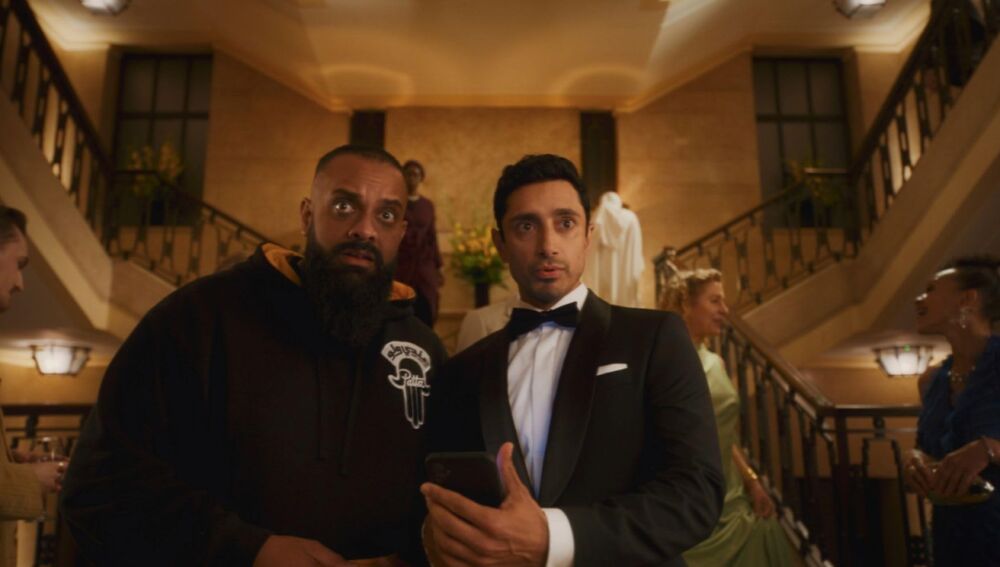 Primera imagen oficial de 'Bait', la nueva serie de James Bond protagonizada por el actor británico de origen pakistaní Riz Amhed