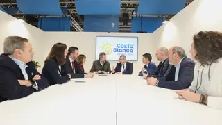 El Patronato de Turismo de la Costa Blanca en uno de sus encuentros de trabajo en la feria de turismo de Madrid, Fitur El Patronato de Turismo de la Costa Blanca en uno de sus encuentros de trabajo en la feria de turismo de Madrid, Fitur