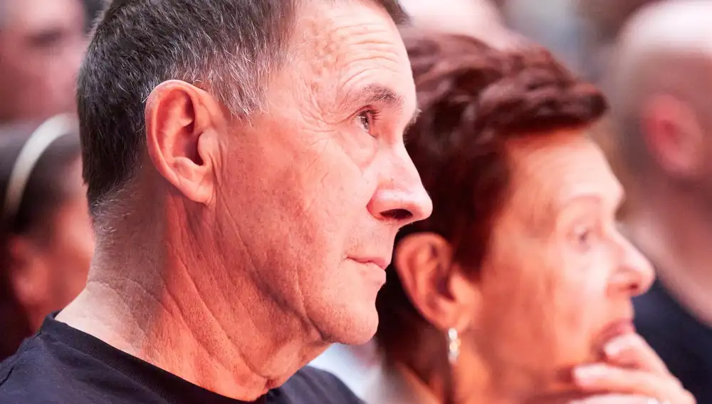 Otegi afirma que EH Bildu no podía ser "cómplice" y callar ante la información sobre las vacunas caducadas