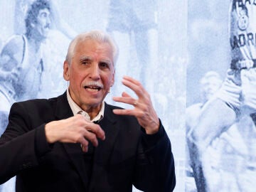 Walter Szczerbiak anot&oacute; 65 puntos el 8 de febrero de 1976