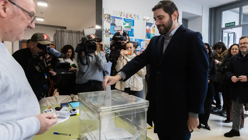 Nolasco ejerce su derecho al voto en Teruel