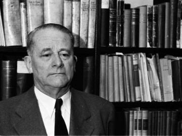 SEVILLA, 08/02/2026.- El fil&oacute;sofo y jurista Carl Schmitt (1888-1985), en una imagen facilitada. EFE/ Editorial El Paseo SOLO USO EDITORIAL/SOLO DISPONIBLE PARA ILUSTRAR LA NOTICIA QUE ACOMPA&Ntilde;A (CR&Eacute;DITO OBLIGATORIO) 