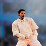 Bad Bunny con look de Zara.