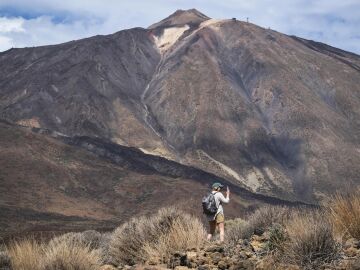LAS CA&Ntilde;ADAS DEL TEIDE (TENERIFE).- Imagen de archivo del Parque Nacional del Teide (Tenerife), donde se ha registrado un nuevo enjambre s&iacute;smico