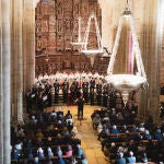  El Le&oacute;n de Oro y la Schola Antiqua cantan Victoria