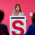 La co-coordinadora de Movimiento Sumar, Lara Hern&aacute;ndez, ofrece una rueda de prensa