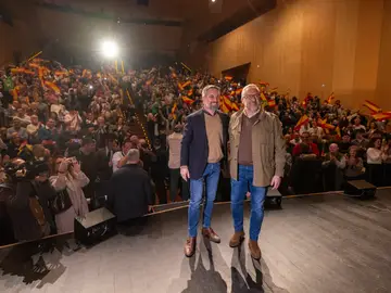 Carlos Pollán junto a Abascal en el acto celebrado en Ávila Carlos Pollán junto a Abascal en el acto celebrado en Ávila