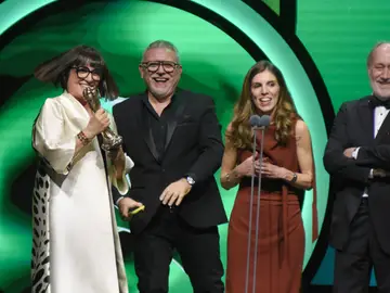 Gala de los Premis Gaudí en Barcelona La película 'Frontera' gana el premio especial del público, durante la gala de los Premios Gaudí, a 8 de febrero de 2026, en Barcelona, Catalunya (España). Los 18 Premis Gaudí de la Acadèmia del Cinema Català se entregan este domingo en una gala en el Gran Teatre del Liceu de Barcelona en una edición con 'Romería', de Carla Simón', con 13 nominaciones, 'Sirat', de Oliver Laxe, con 12, y 'Sorda', de Eva Libertad, con 10, liderando las opciones. 08 FEBRERO 2026 Alberto Paredes / Europa Press ...