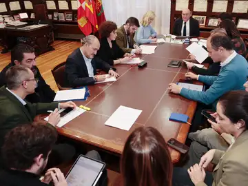 Jesús Julio Carnero preside la Junta de Gobierno local Jesús Julio Carnero preside la Junta de Gobierno local