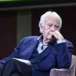 Felipe González reprocha falta total de autocrítica del PSOE tras las derrotas y votará en blanco en las generales Felipe González reprocha falta total de autocrítica del PSOE tras las derrotas y votará en blanco en las generales
