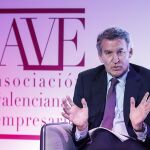 Feij&oacute;o apoya a Felipe Gonz&aacute;lez frente a la "expropiaci&oacute;n" de S&aacute;nchez: "Ahora el PSOE es suyo"