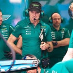 Adrian Newey, trabajando en el box de Aston Martin