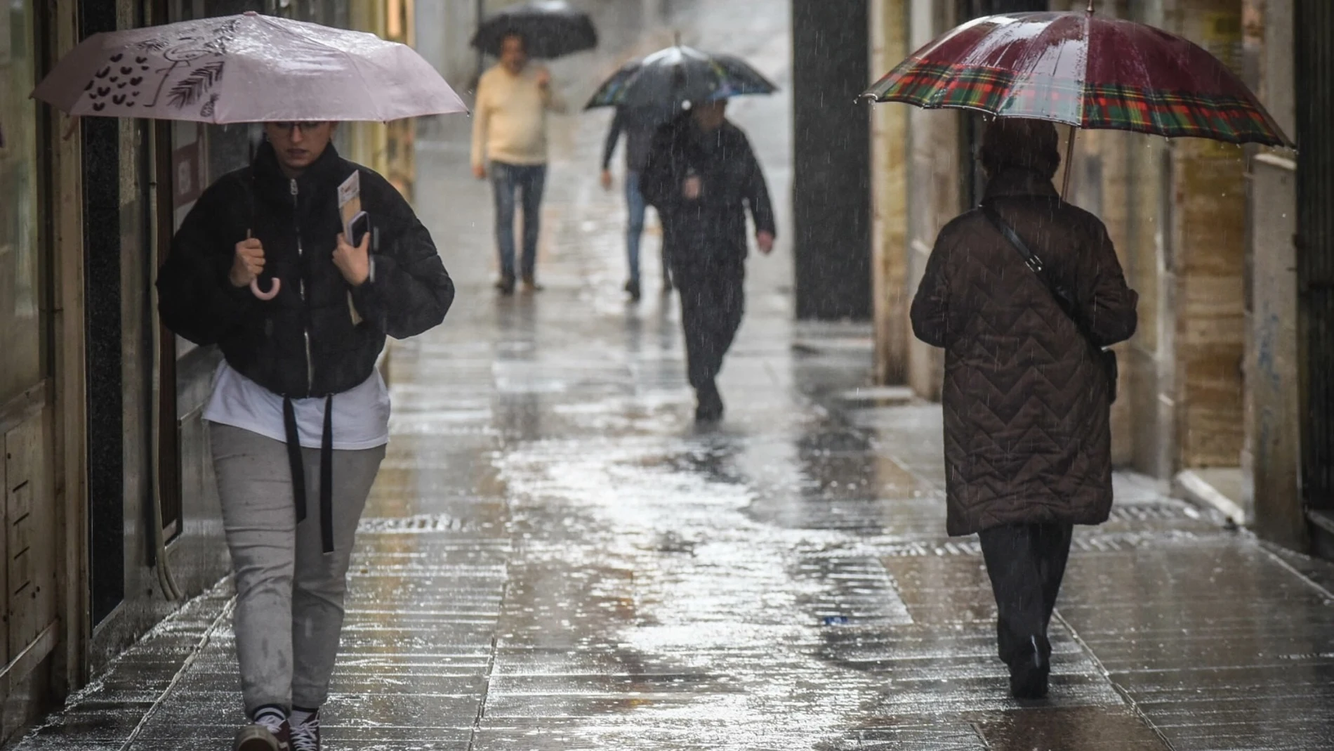 Borrasca Oriana, en directo: lluvia abundante, vientos fuertes, alertas de la AEMET y última hora del temporal