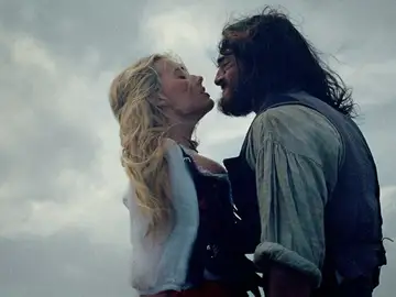 Margot Robbie y Jacob Elordi en "Cumbres borrascosas" Margot Robbie y Jacob Elordi en "Cumbres borrascosas"