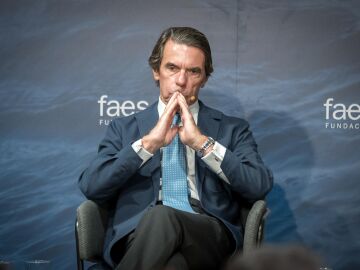 FAES carga contra Albares por vincular a Aznar con el delincuente sexual Epstein y amenaza con acciones si persiste