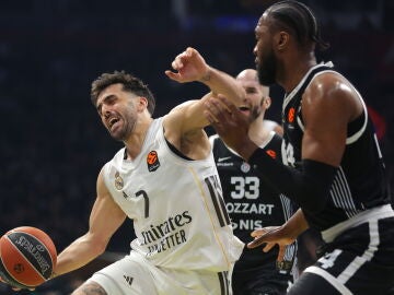 Campazzo, ante su excompa&ntilde;ero Bruno Fernando