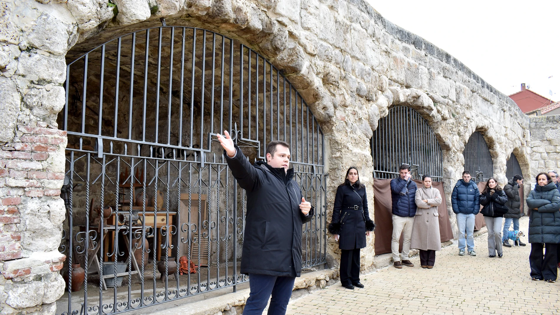 El alcalde de Cigales Jaime Rodriguez Ferrero, inaugura la musealización de los Arcos de la Iglesia de Santiago Apóstol, ‘La Catedral del Vino’