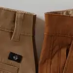 Cinco Dockers para hombres que buscan una alternativa más cómoda y elegante al clásico jean