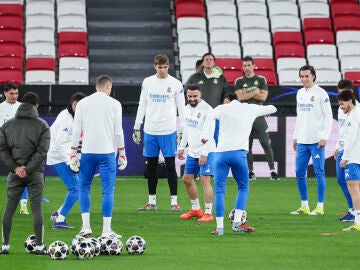 Daniel Carvajal, Alvaro Carreras and Fran Garcia, during the training day ahead the UEFA Champions League knockout round play-off first leg football match against Benfica, at Estadio do Sport Lisboa e Benfica on February 16, 2026 in Lisboa, Portugal.AFP7 16/02/2026 ONLY FOR USE IN SPAIN