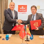 M. Amine El Farissi (Vicepresidente de RAM en Europa) con Sr. Mohamed Chaib Akdhim (Presidente de la Fundaci&oacute;n Ibn Battuta)