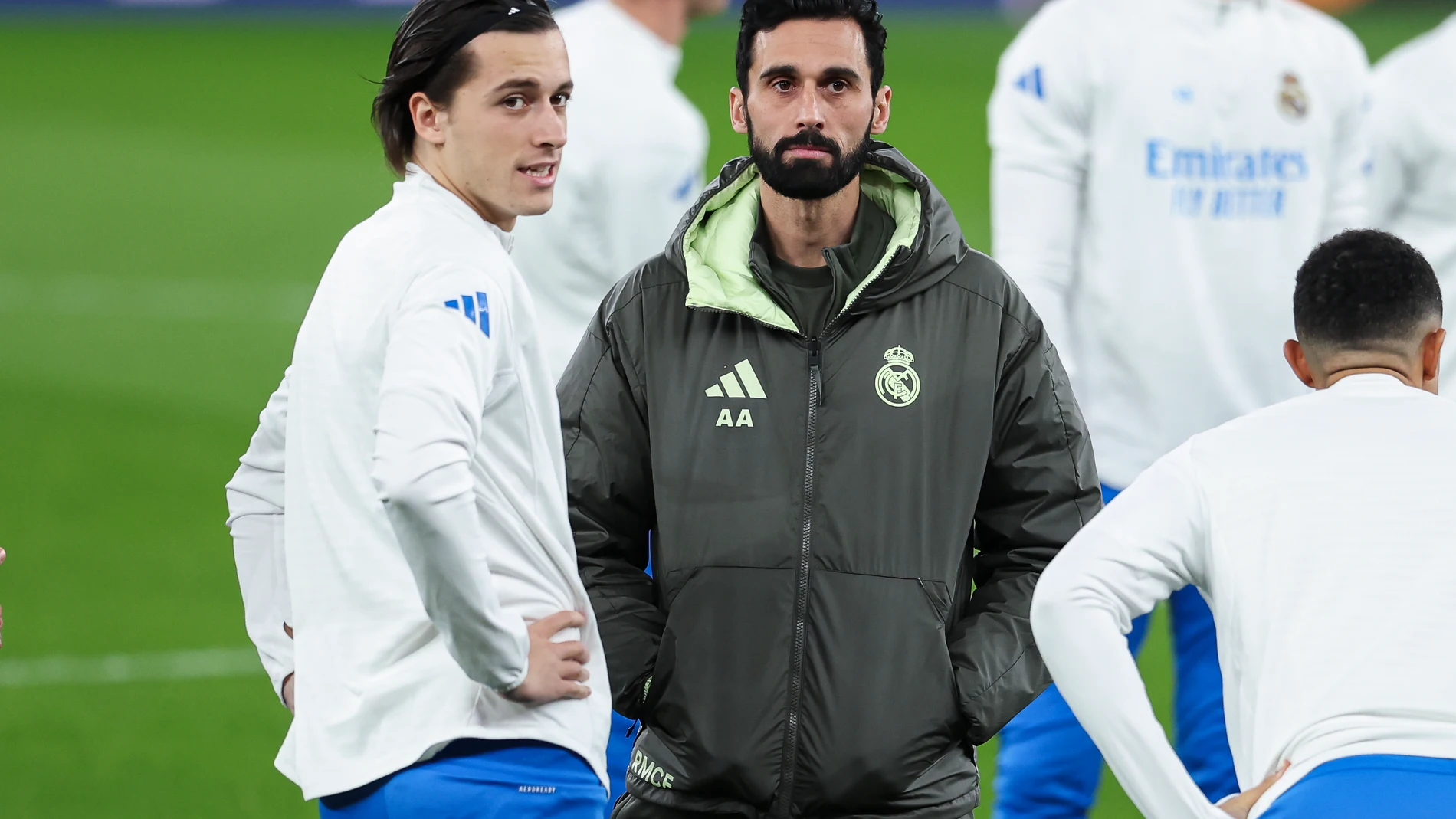 Alvaro Carreras and Alvaro Arbeloa, head coach, during the training day ahead the UEFA Champions League knockout round play-off first leg football match against Benfica, at Estadio do Sport Lisboa e Benfica on February 16, 2026 in Lisboa, Portugal. AFP7 16/02/2026 ONLY FOR USE IN SPAIN
