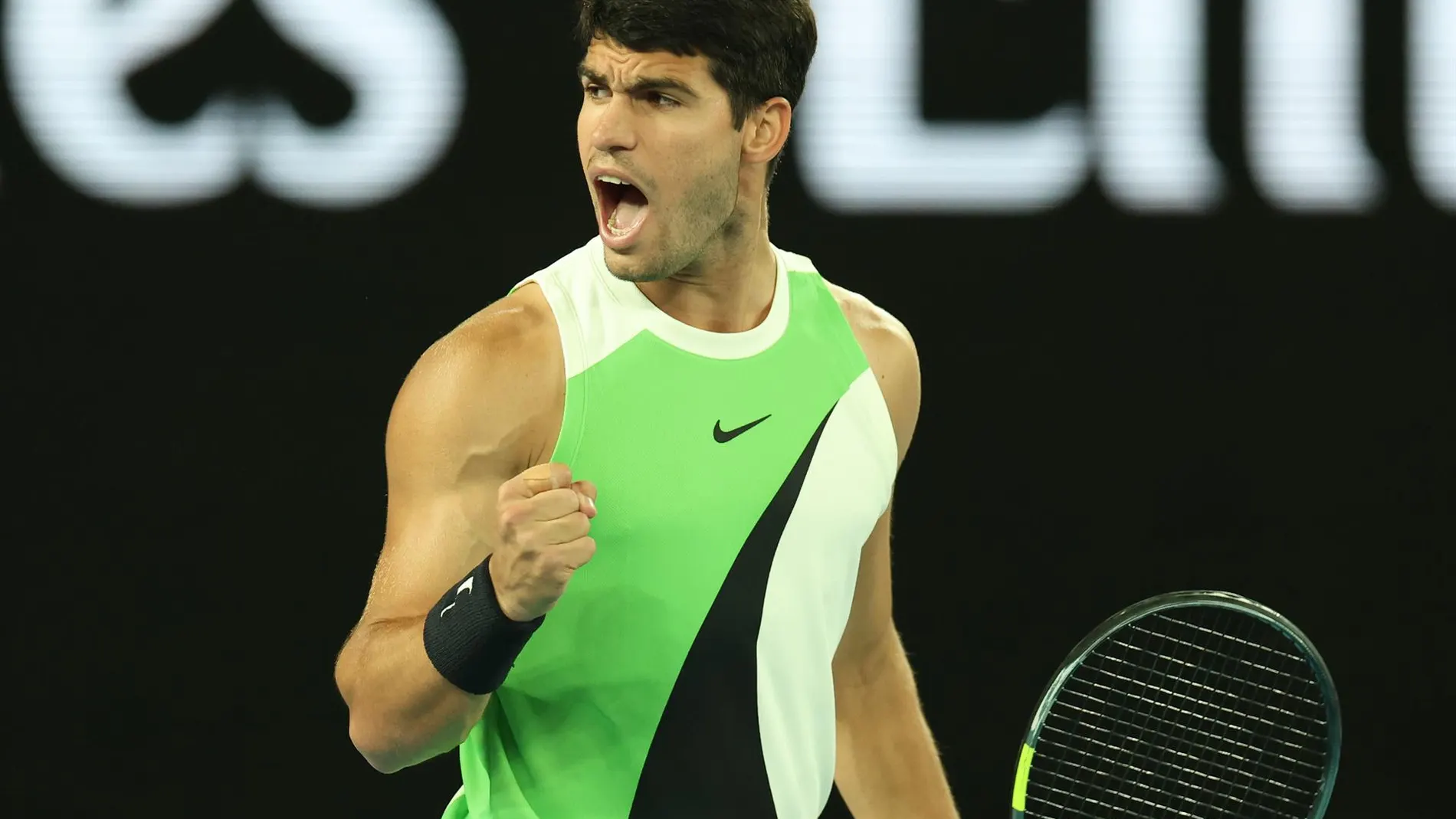 MURCIA.-Carlos Alcaraz supera un exigente estreno en Doha ante Arthur Rinderknech