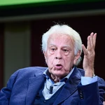 Felipe González participa en los Desayunos del Ateneo