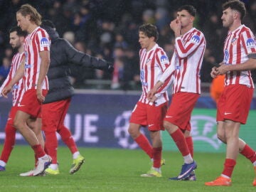 BRUGES (Belgium), 18/02/2026.- Atletico Madrid's players react after the UEFA Champions League play-offs 1st leg match between Club Brugge KV and Atletico Madrid, in Bruges, Belgium, 18 February 2026. (Liga de Campeones, B&eacute;lgica, Brujas) EFE/EPA/OLIVIER MATTHYS