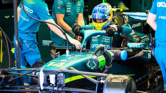 ALONSO Fernando (spa), Aston Martin F1 Team Honda AMR26, portrait during the Formula 1 Aramco pre-season testing 2026 of the 2026 FIA Formula One World Championship from February 18 to 20, 2026 on the Bahrain International Circuit, in Sakhir, Bahrain - Photo Florent Gooden / DPPI AFP7 18/02/2026 ONLY FOR USE IN SPAIN