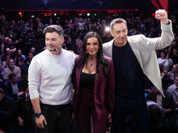 MADRID, 18/02/2026.-El di&aacute;logo que este mi&eacute;rcoles mantienen en un acto p&uacute;blico el portavoz de ERC en el Congreso, Gabriel Rufi&aacute;n (i), y Emilio Delgado (d), portavoz adjunto de M&aacute;s Madrid en la asamblea madrile&ntilde;a, protagonizan un acto conjunto sobre la unidad de la izquierda bajo el t&iacute;tulo 'Disputar el presente para ganar el futuro', este mi&eacute;rcoles en Madrid.- EFE/ Borja S&aacute;nchez-Trillo 