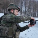 Un grupo de combate de la Legi&oacute;n lanza granadas desde drones en Eslovaquia