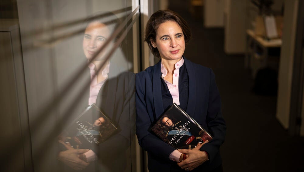 Entrevista a Laurence Debray, ha escrito las memorias del Rey Juan Carlos. David Jar