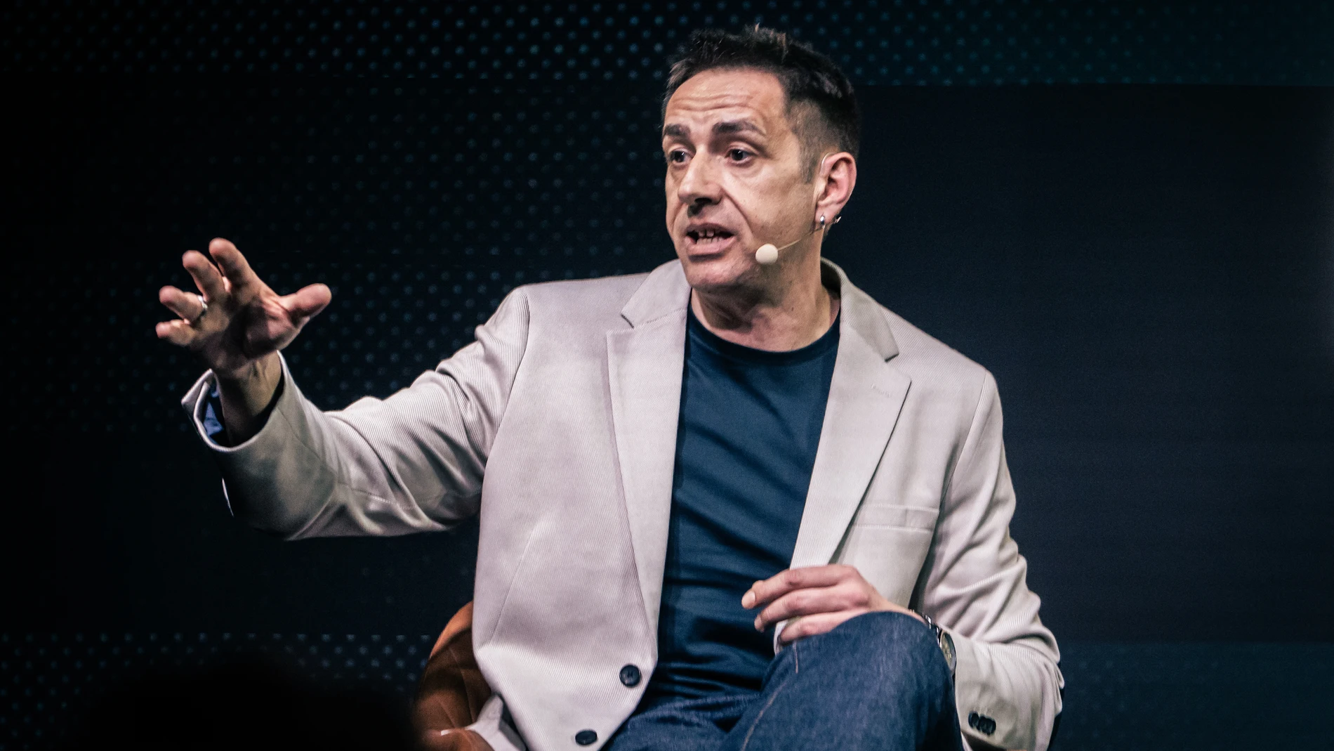 El diputado de Más Madrid, Emilio Delgado, durante un diálogo sobre el futuro de la izquierda en la sala Galileo Galilei