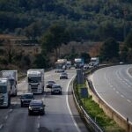 En la imagen, veh&iacute;culos circulan por la AP-7