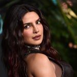 Priyanka Chopra con maquillaje impecable.