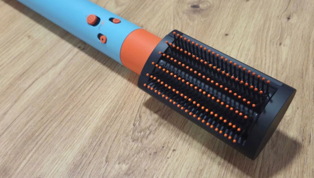 Dyson Airwrap con el cepillo voluminizador grande