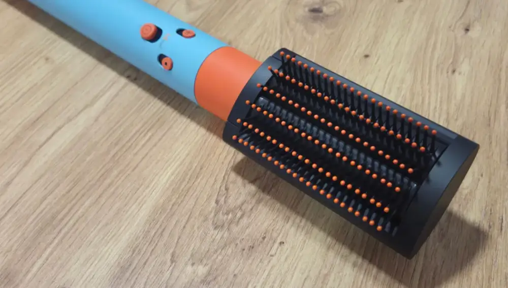 Dyson Airwrap con el cepillo voluminizador grande