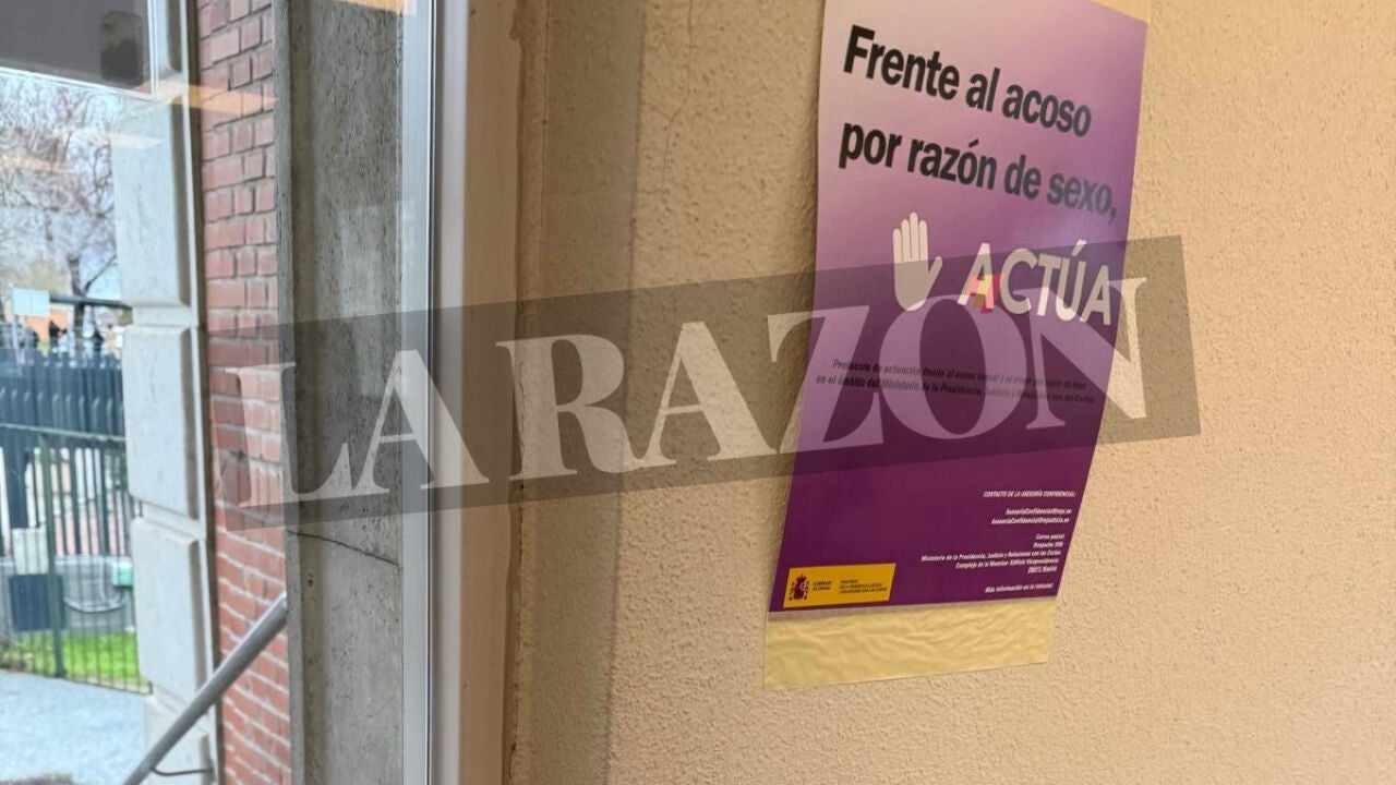 El Gobierno activa una campaña contra el acoso sexual con carteles en Moncloa