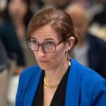 MADRID.-Ayuso dice que M&oacute;nica Garc&iacute;a se "zampa una a una" sus pancartas de cuando "se pon&iacute;a a bailar delante del 12 de Octubre"