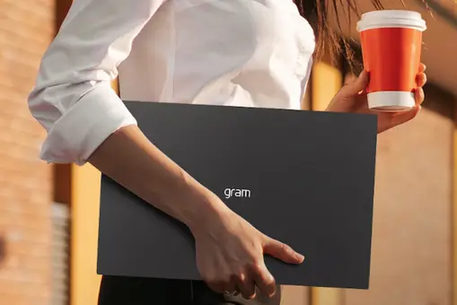 Ligero pero potente: casi 800 euros de descuento para este portátil premium de LG Ligero pero potente: casi 800 euros de descuento para este portátil premium de LG