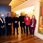 El abad de la Colegiata de San Isidoro, Luis Garc&iacute;a Guti&eacute;rrez; el obispo de Le&oacute;n, Luis &Aacute;ngel de las Heras; la directora del Museo de San Isidoro, Raquel Ja&eacute;n, y la manager de HP SCDS, &Aacute;ngela &Aacute;lvarez, presentan la exposici&oacute;n &lsquo;Urraca I. Reina con Reino&rsquo; junto a la madrina, Isabel San Sebasti&aacute;n