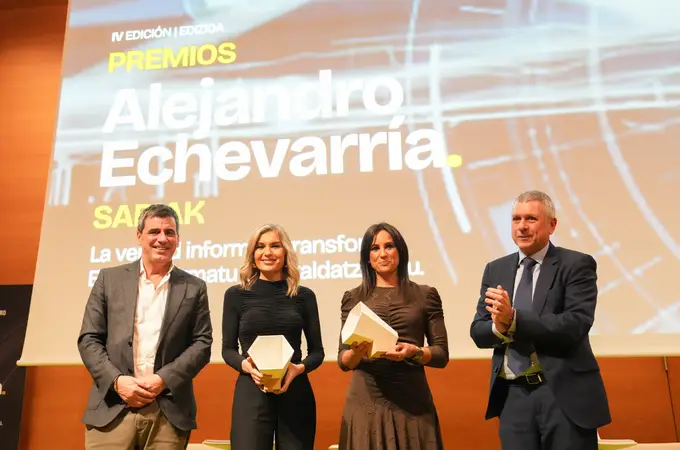 Antena 3 Noticias recibe el Premio Especial Alejandro Echevarría por su compromiso con la información objetiva Antena 3 Noticias recibe el Premio Especial Alejandro Echevarría por su compromiso con la información objetiva
